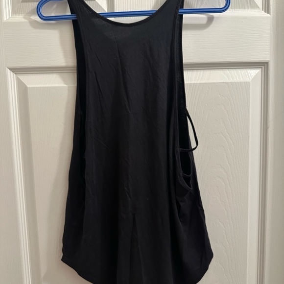 Under Armour Tank Size Large - Picture 2 of 3